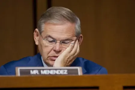 Ermənipərəst rüşvətxor senator istefa verəcək