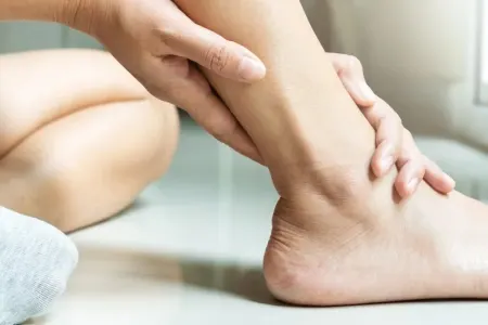 Topuqlarınızı bununla ovuşdurun - Ağrını yox edir