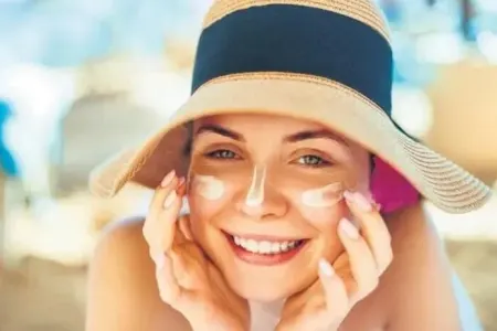 Dərinizə yay qulluğu edin