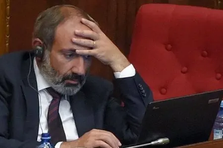 Ermənistan borc bataqlığına sürüklənir