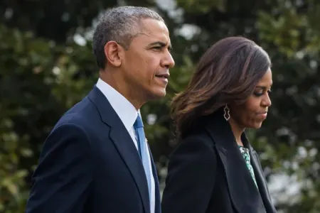 Keçmiş prezident Barak Obama Harrisi - DƏSTƏKLƏDİ