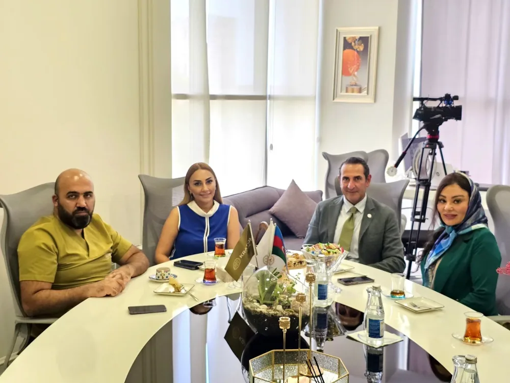 Estetik Ginekologiyada cərrahlar diqqətli olmalıdır-HƏKİMLƏR LONDONDAN - "KRATON" KLİNİKASINA GƏLDİ