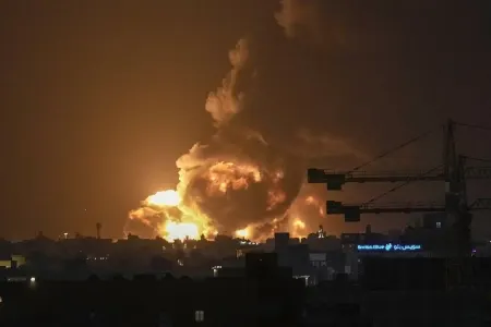 İsrail hərbçiləri Abasan qəsəbəsini bombaladı