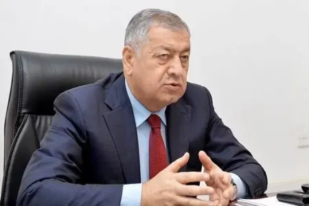 Vahid Əhmədov deputatlığa namizədliyini geri götürdü