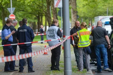 Almaniya kanslerinin ofisi yaxınlığında bıçaqlanma