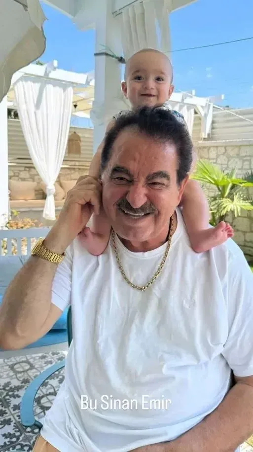 İbrahim Tatlıses ilk dəfə əkiz nəvələri ilə - FOTO