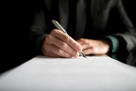 Üç prokurorluq işçisi təqaüdə göndərilib