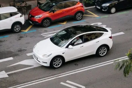 "Tesla" 2 milyona yaxın avtomobili geri çağıracaq