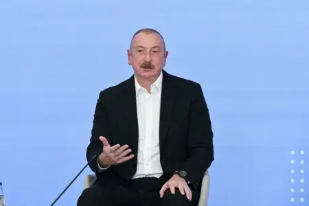İlham Əliyev Pezeşkianı Bakıya dəvət etdi