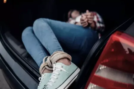 Azərbaycanlılar 23 yaşlı qızı qaçırıb yarım milyon pul istədilər