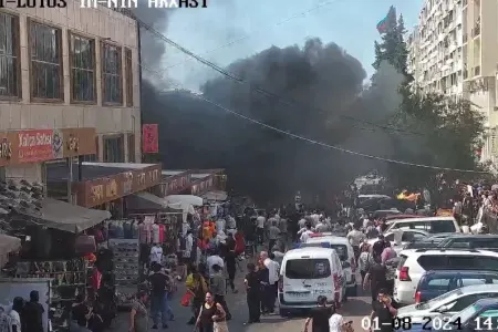 Bakıda ticarət mərkəzində baş verən yanğın söndürülüb