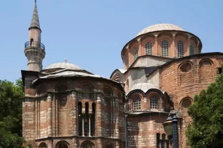 Turistlər məscidə daxil olmaq üçün - BİLET ALACAQLAR