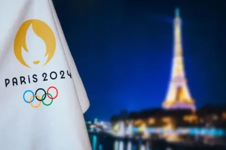 Paris 2024-də daha bir oğurluq halı yaşandı