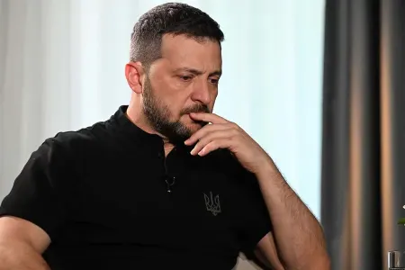 Zelenski Ukraynada hərbi vəziyyətin müddətini uzatdı