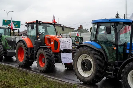 Polşalı fermerlər hərbi təlimlər üçün orduya çağırılacaqlar