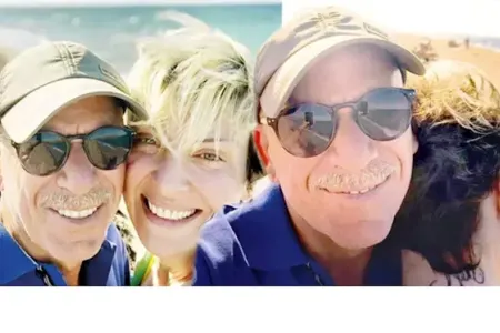 20 ildir dost idilər, indi sevgili oldular