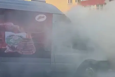 Bakıda yük avtomobili yandı - VİDEO
