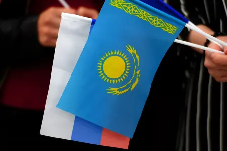 Qazaxıstan Rusiya və Ukraynanı sülhə çağırdı