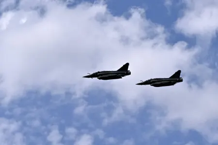 İki qırıcı təyyarə qəzaya uğradı, - Təyyarələrdən birinin pilotu tapıldı - YENİLƏNİB