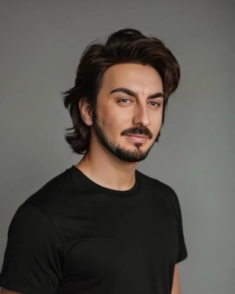 Tolik özünü Tarkanla Çelikə bənzətdi