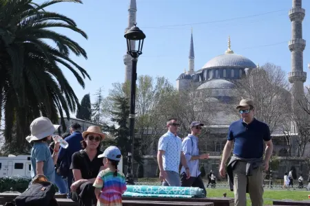 6 ayda 8,5 milyon turisti qəbul edildi