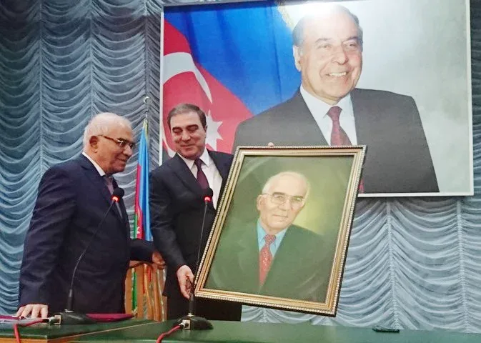 Sabiq rektor vəfat etdi