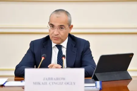 Mikayıl Cabbarov sərhədçiləri təbrik edib