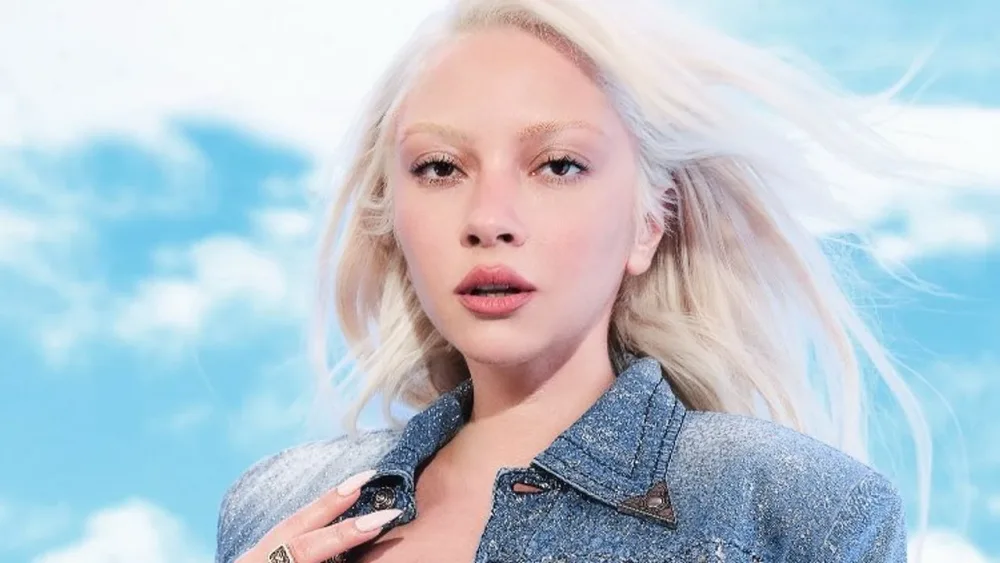 Tanınmış müğənni övladını itirdi