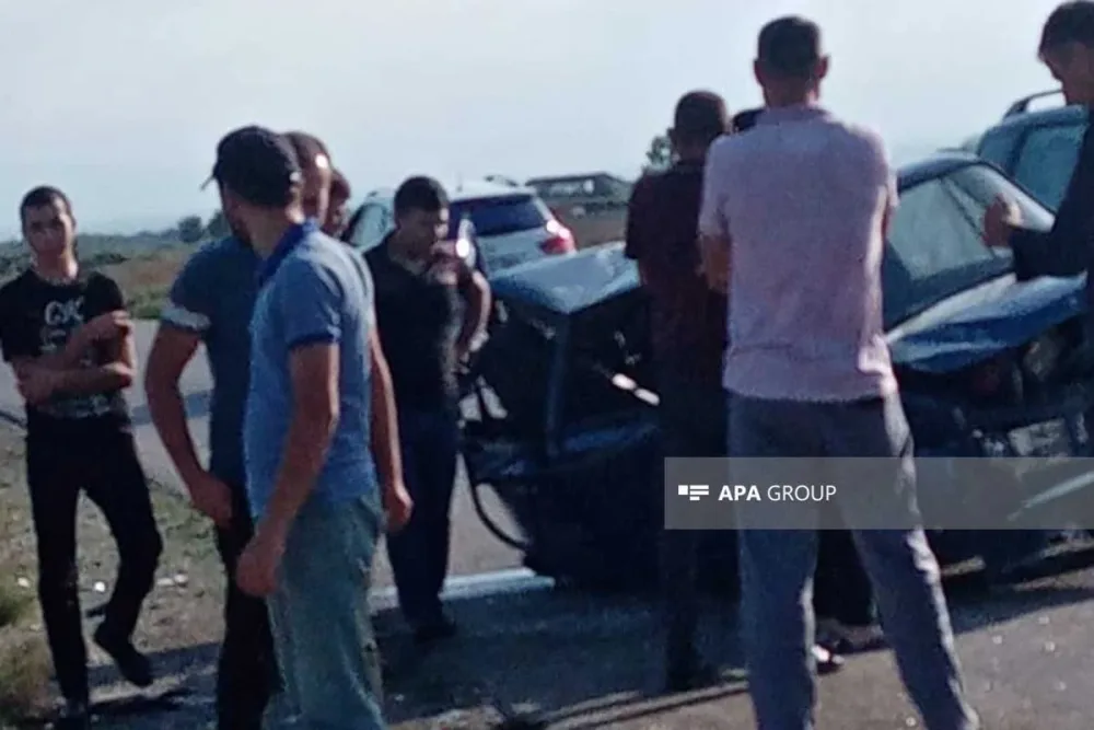 Xaçmazda minik avtomobilləri toqquşdu: yaralılar var