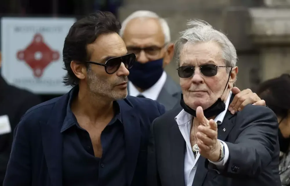 Alen Delonun 245 milyonluq mirası kimə qalacaq?