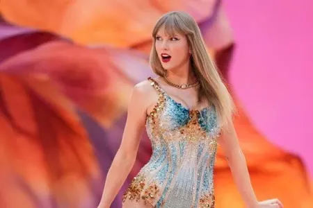 Taylor Swift həlak olan uşaqların ailələri ilə - ƏLAQƏ SAXLADI