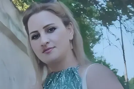 Övladlarını böyütmək üçün süpürgəçilik edən qadını oğlu qətlə yetirdi: - Hadisə yerindən GÖRÜNTÜLƏR