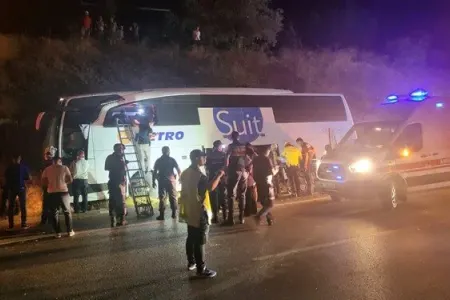 Sərnişin avtobusu yoldan çıxdı: - Ölən və yaralananlar var