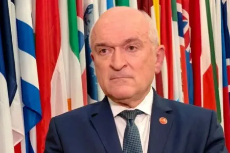 Qlavçev müvəqqəti hökuməti - YARADIR