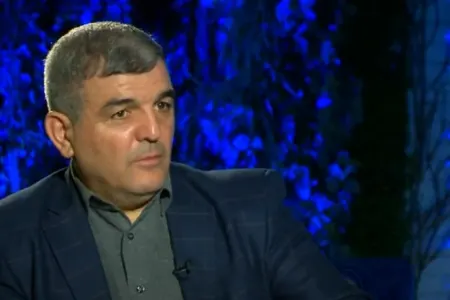 ”Kişinin xəyanət etməsinin günahkarı qadındır. Kişi gəzər…” - VİDEO