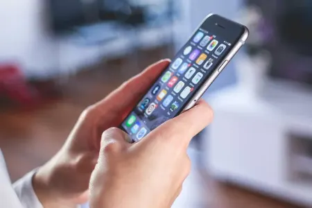 Hökumət iclaslarında smartfonlara - QADAĞA QOYULDU