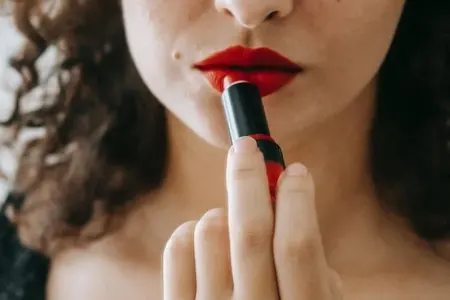 "Yataq səhnələrinə çəkilən aktrisalar sonradan heç kəsə yaxın ola bilmirlər"