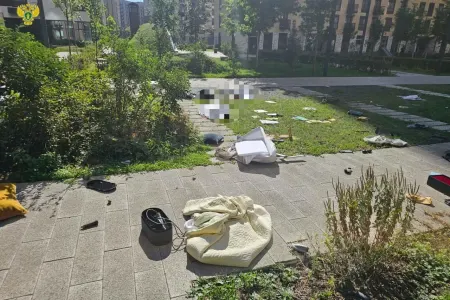 Dəhşətli qətl: Kişi həyat yoldaşını və körpəsini - 16-cı mərtəbədən atdı