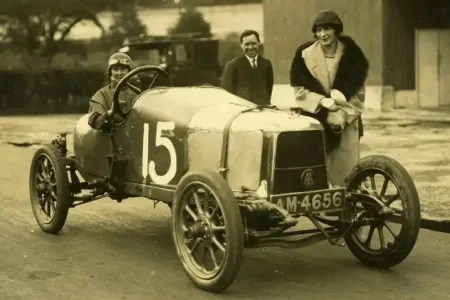 "Aston Martin" 110 yaşlı ilk avtomobilini axtarır