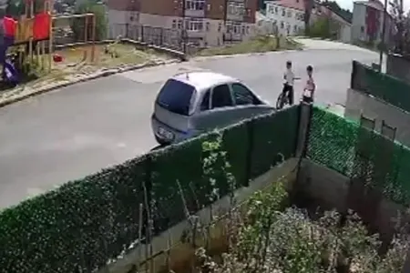 Oğlu ilə dalaşan 12 yaşlı uşağı maşınla əzdi