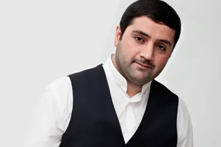 İzzət Bağırov aparıcılıq edəcək