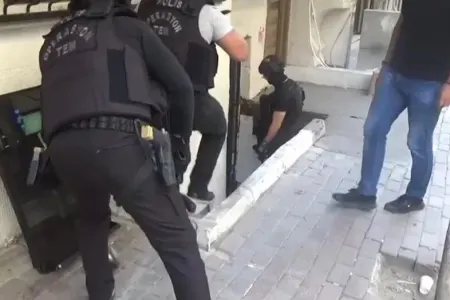 Türkiyədə DƏHŞƏTLİ hücum hazırlayan - şəxs tutuldu