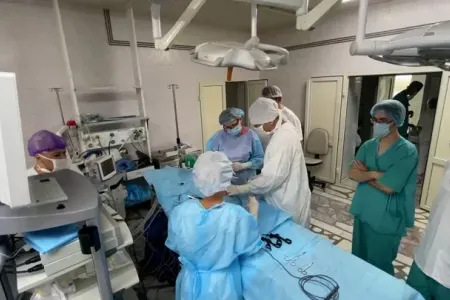 Yeniyetme qızdan - 8 kiloqram şiş çıxarıldı