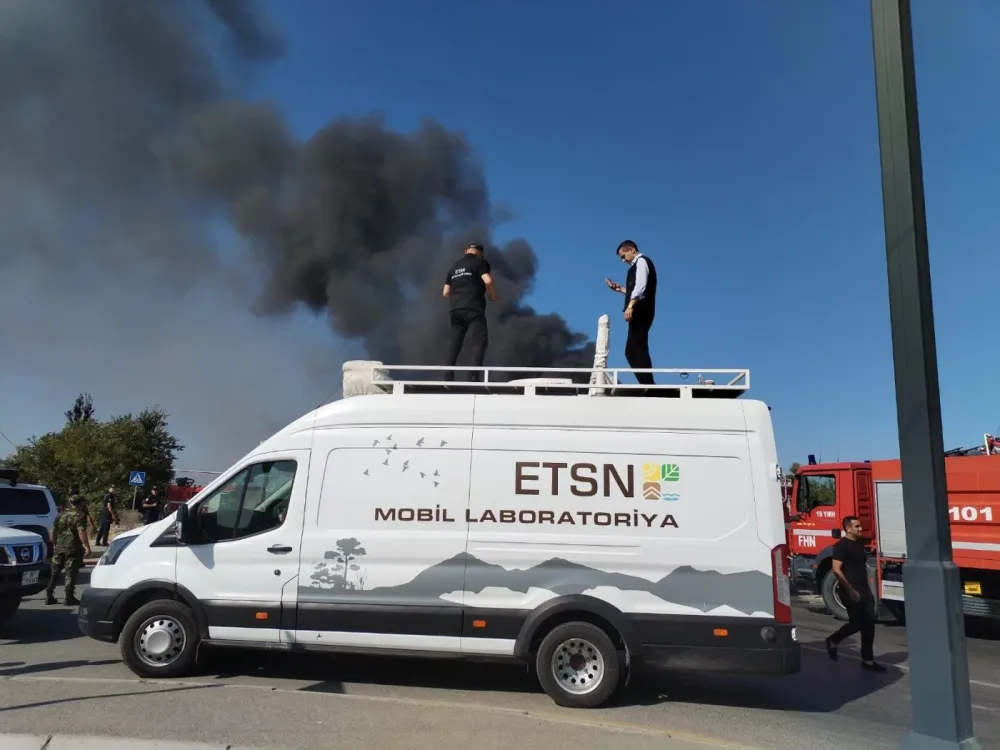 ETSN mütəxəssisləri yanğın olan ərazidə monitorinq aparır - FOTO