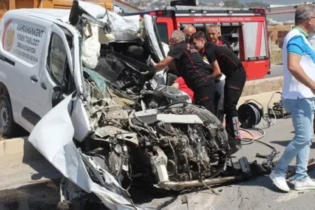 Yük maşını ilə avtomobil toqquşdu: - Ölən avar