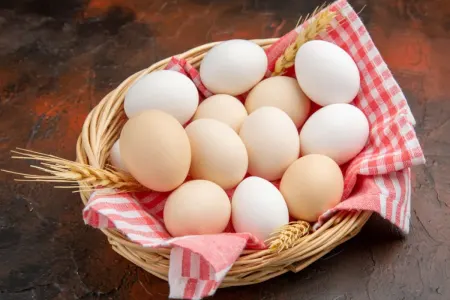 Yumurtadan zəhərləndiyini düşünüb xəstəxanaya getdi, uşaq doğdu