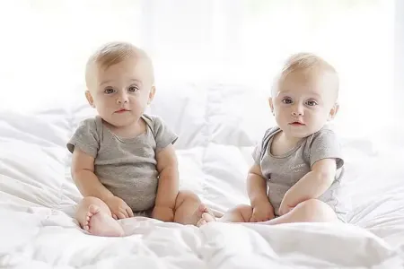 Azərbaycanda 50 yaşlı müğənni əkiz anası oldu - – FOTO