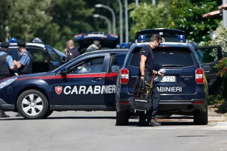 Yeniyetmə, ailəsini bıçaqlayaraq öldürdü