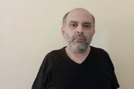 Təqaüd düzəltmək adı ilə pullarını mənimsədi, saxlanıldı