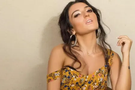 Xalq artisti Dilarəni qucağında daşıdı - VİDEO